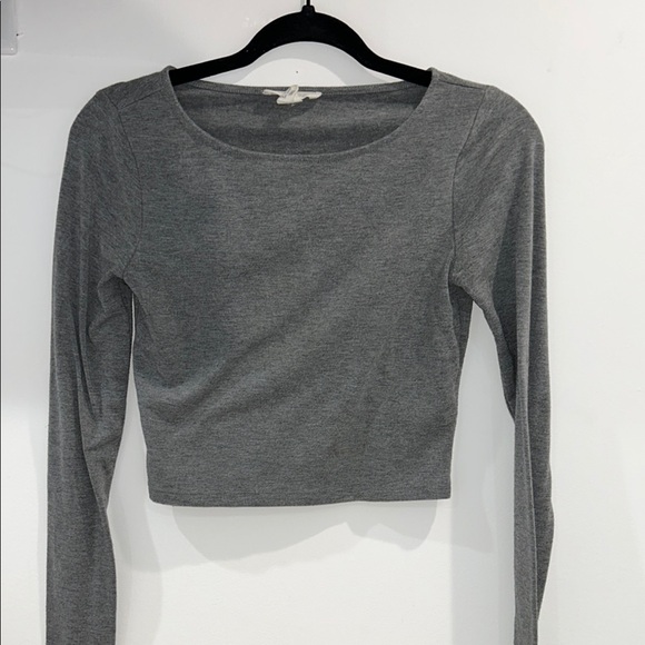 Forever 21 Tops - Forever 21 Gray Long Sleeve Fitted Crop